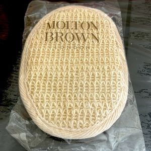 Molton Brown, London exfoliating pad. NWOT.  Nice size!